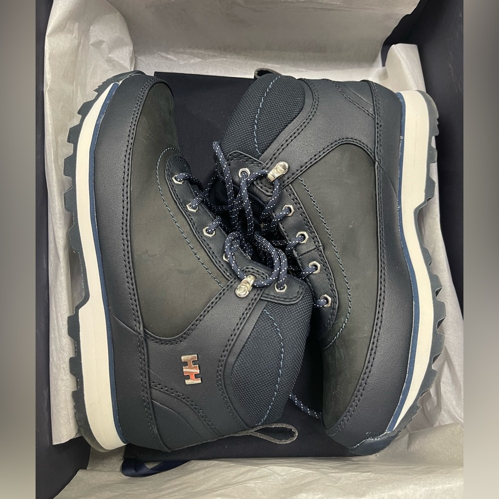 Helly Hansen Women’s Calgary Winter Boots Navy